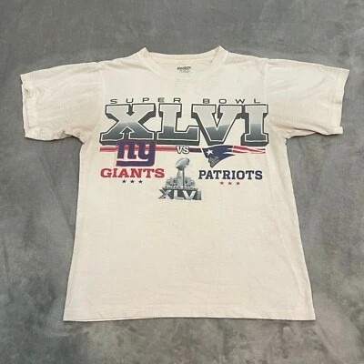 Camiseta branca pequena vintage Reebok Superbowl XLVI NY Giants vs Patriots - Imagem 1 de 4