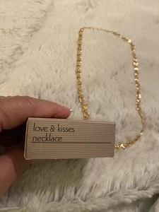 Vtg NIB Avon Love & Kisses Necklace- 18” Goldtone - Picture 1 of 6