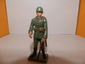 FIGURINE STARLUX MILITAIRE ALLEMAND CASQUE A POINTE FUSIL MAIN GAUCHE CASSE ) - Picture 1 of 2