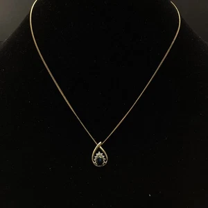 375 9ct Gold Pendant with Black Stone on Necklace - Approx 1.21g (J) MO#8725 - Picture 1 of 4