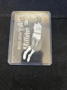 Michael Jordan 2023 Skybox Metal Universe Champions All-Millennium Chicago GOAT - Foto 1 di 2