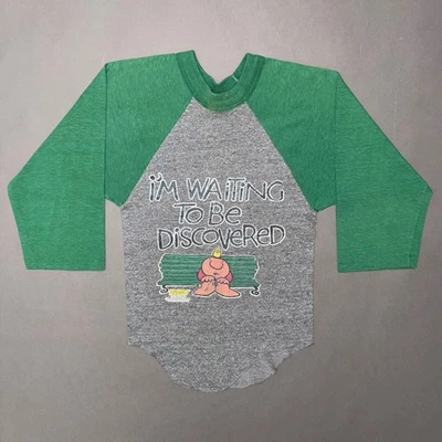 Camiseta deportiva Ziggy Raglan vintage de los años 80 para niños tira cómica 1982 años 80 JUVENTUD PEQUEÑA Foto 1 de 4