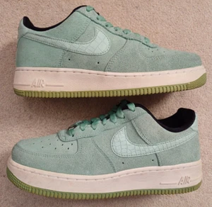 Nike Air Force 1 AF1 Womens UK 5 EU 38.5 Low '07 Enamel Green Suede 818594-300 - Picture 1 of 9