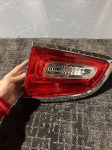 🚘2013 - 2017 BUICK ENCLAVE passenger lid mounted inner tail light 23206990.