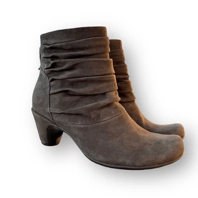 Earthies Vicenza Boot Brown Suede Slouch Zip Up Ankle Bootie Women's size 6.5B - Image 1 of 4
