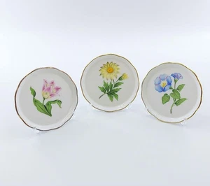 HEREND Small Plates Floral Pattern Set of 3 Diameter 10cm White Good condition - Picture 1 of 12