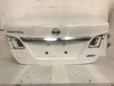 Tapa maletero trasero Nissan Sentra 2013-2017 13-17 Foto 1 de 4