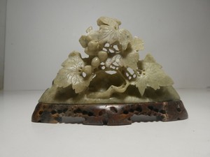 Vintage Chinese Carved Soapstone Grapes Vine Sculpture Figurine Statue