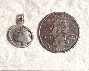 Collar montado moneda plata griega antigua, triobol, 300-200 a.C., sin cadena - Imagen 1 de 4