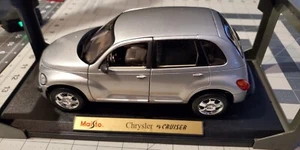 Oldtimer Maisto 1:18 Chrysler PT Cruiser silber 31895 - Bild 1 von 17