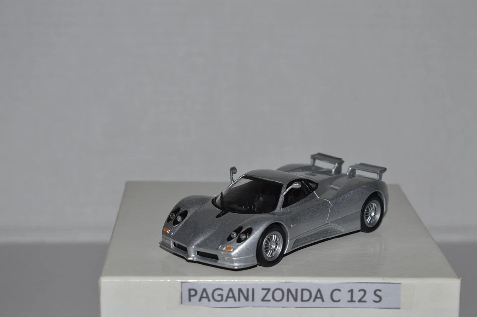 PAGANI ZONDA C12S Modellino - DIE CAST 1:43 -  NEW!! - Immagine 1 di 1