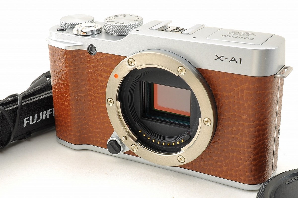 富士フイルム X10 Digital Camera #C387 FUJIFILM Digital Camera X10 F FX-X10 12 Megapixel Optical