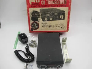 Realistic Model TRC-421A 40 Channel CB Radio Mobile Transceiver "Look" - Picture 1 of 20