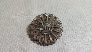 Vintage Sterling Silver Filigree Llama Alpaca Embossed Disk C Clasp Brooch Pin - Picture 1 of 2