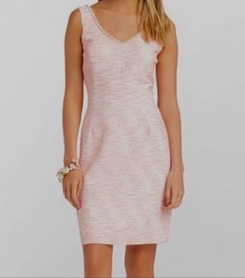 Lilly Pulitzer Laidley 紧身连衣裙粉色粗花呢珍珠 V 领尺寸 4 全新 $278 — 第 1/4 张图片