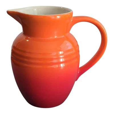 Jarra de gres Le Creuset 700 ml roja cerise cereza jarra de agua roja volcánica Foto 1 de 2