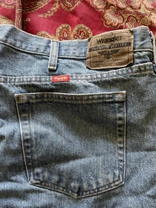 WRANGLER RELAXED FIT Vintage Denim Jeans, Men's Size 46 x 30 Straight Leg - Picture 1 of 7