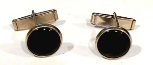 Par de eslabones de puño antiguos redondos de colección en tono plateado negro ónix #S315 - Imagen 1 de 2