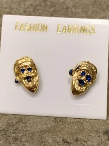 Santa Claus Christmas Stud Earrings - Picture 1 of 3