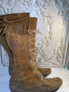 Minnetonka Moccasin Boots Brown Lace Up Knee-High Fringe Suede Leather *9 US - Picture 1 of 5