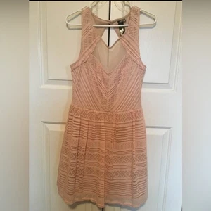 Pre-loved in Top Zustand Trixxi Blush Pink Plissee Sommerkleid Größe 13 - Bild 1 von 5