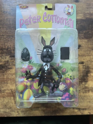2001 Diamond Here Comes Peter Cottontail Iron Tail Black Evil Rabbit Figure Rare Cover