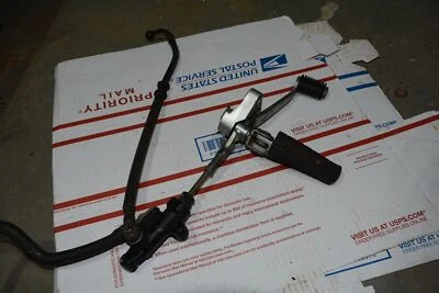 Yamaha FZR600R 1993 OEM juego trasero derecho pedal de freno Foto 1 de 3