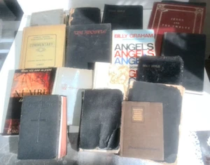 VINTAGE Lot Of 17 BIBLES Christian RELIGIOUS Books CRAFTS DIY Free Shipping BL4 - Picture 1 of 11