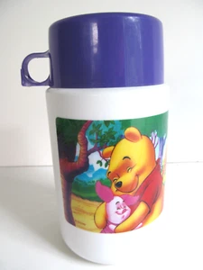 Winnie Puuh Thermoskanne Grafik 90er Jahre für Lunchbox weiß lila mit Kappe Vintage Y - Bild 1 von 6