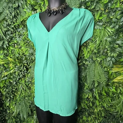 Simply Emma Tops 女式 1XL 绿色 V 领衬衫无袖打褶前 0032 — 第 1/4 张图片