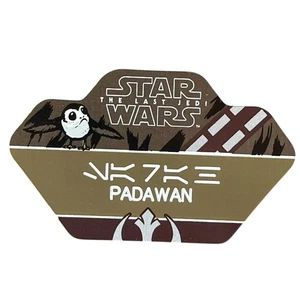 Star Wars Padawan Listed Edition Passholder Last Jedi Resistance Pilot Badge Pin - Bild 1 von 2