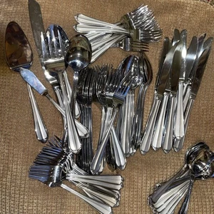 Hampton Silversmiths CHARLOTTE Stainless Frosted Silverware Full Set Of 12 And + - Picture 1 of 9