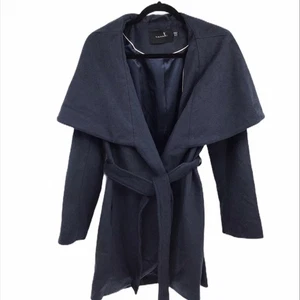 Neu ohne Etikett Tahari Marla Wickelmantel mit Gürtel Small - Bild 1 von 8