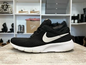 Nike tanjun gym trainers women’s size 4 Uk Black White Bottom free shipping - Picture 1 of 10