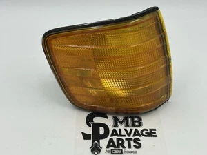 80-90 Mercedes W126 300SD 420SEL COUPE RIGHT Side Turn Signal 0008208921 OEM - Picture 1 of 10