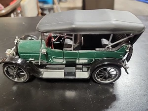 1913 Cadillac Touring car  BY National Motor Museum Mint  1/32 - Picture 1 of 2
