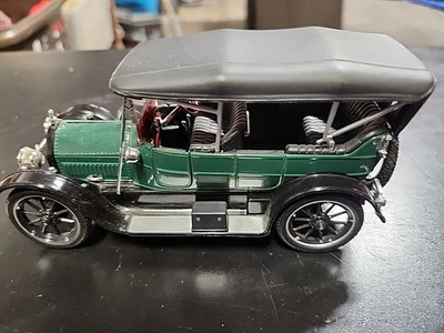 1913 Cadillac Touring car  BY National Motor Museum Mint  1/32 - Image 1 of 2