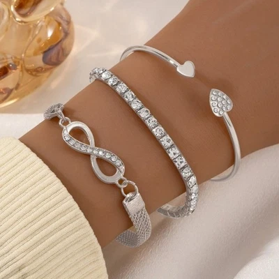 Conjunto de joyería pulsera de aleación de diamantes de imitación con incrustaciones de corazón de moda para mujer Foto 1 de 4