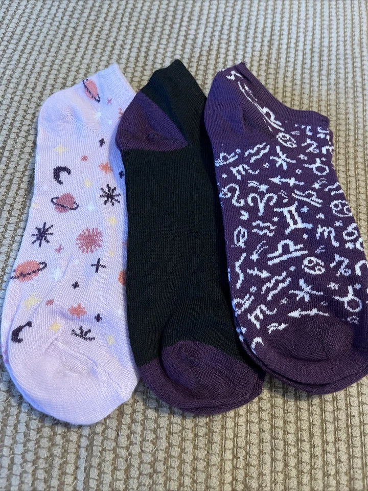 Juego de tres calcetines decorativos para mujer talla 4-10 totalmente nuevos Foto 1 de 1