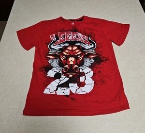 T-shirt rossa Chicago BULLS ragazzo taglia 10/12 LEGEND 23 Micheal Jordan - Foto 1 di 4