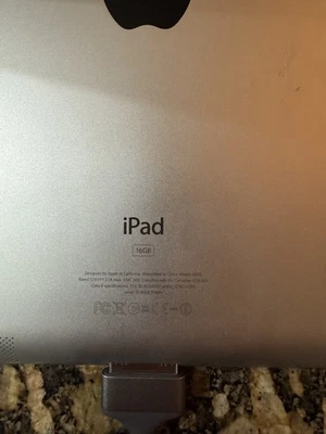 Tablet Apple iPad 2da Generación 16GB Wi-Fi - Blanca - Buen Estado Foto 1 de 4