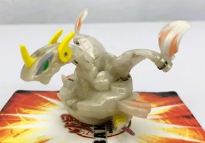 Bakugan Ultra Neo Dragonoid 580G White Pearl Pyrus Bakufrost Battle Brawlers - Foto 1 di 4