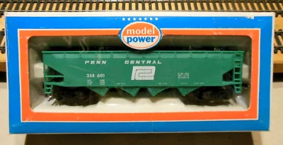Model Power 8015 HO Scale 70 ton QUAD HOPPER "PENN CENTRAL" - Image 1 of 4