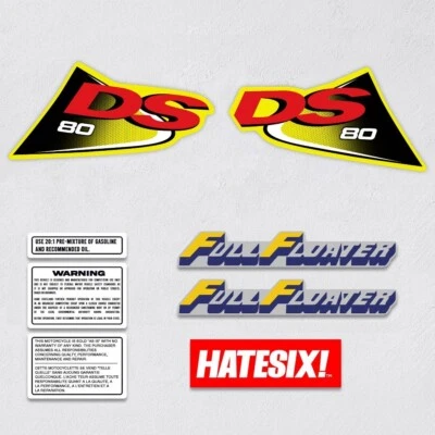 Calcomanía adhesiva Suzuki DS 80 1999 cubierta lateral tanque Foto 1 de 4