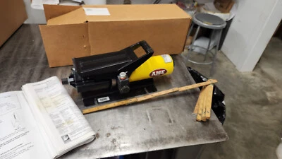 NUEVA BOMBA DE PIE HIDRÁULICA AME 15060 5500-PSI, Enerpac PA133 Equiv 5500 psi Foto 1 de 4