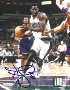 Signed 8x10 TIM THOMAS Milwaukee Bucks Autographed Photo w/COA - Picture 1 of 1