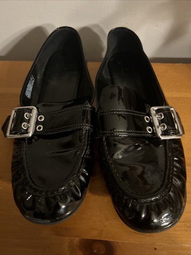 HOKA ONE ONE Mocassino UGG in vernice nero 1105730 taglia 6 5 sembra nuovo.