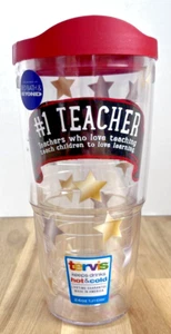 Bicchiere di plastica Tervis #1 insegnante 24 oz coperchio rosso caldo/freddo USA regalo insegnante *NUOVO* - Foto 1 di 9