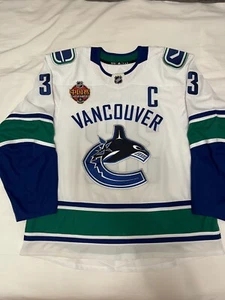 Vancouver Canucks Henrik Sedin 2017 China Games Team Issued adidas MiC Size 58 - Picture 1 of 13