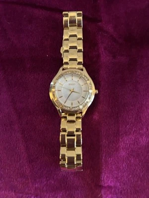 Relógio feminino DKNY banhado a ouro aço inoxidável sólido NY 8135 detalhes em cristal - Imagem 1 de 3